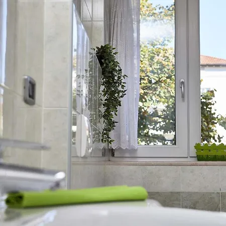 Mit 2 Schlafzimmern Und Balkon Bv2 Apartment Riva del Garda