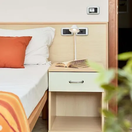 Mit 2 Schlafzimmern Und Balkon Bv2 Apartment Riva del Garda