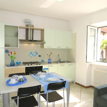 Apartment Mit 2 Schlafzimmern Und Balkon Bv2