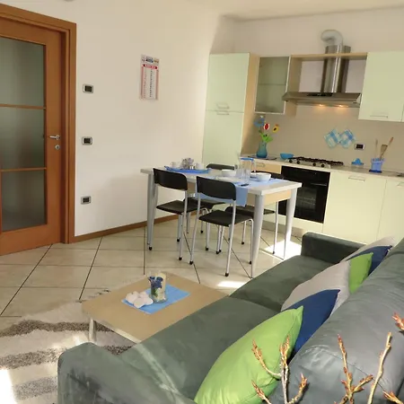 Mit 2 Schlafzimmern Und Balkon Bv2