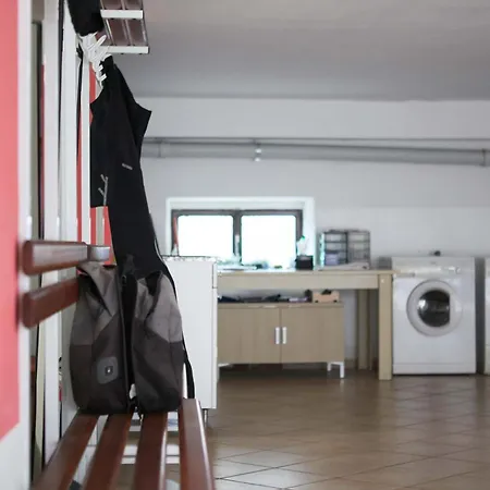 Apartment Mit 2 Schlafzimmern Und Balkon Bv2 *
