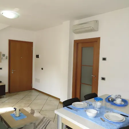 Mit 2 Schlafzimmern Und Balkon Bv2 Apartment Riva del Garda