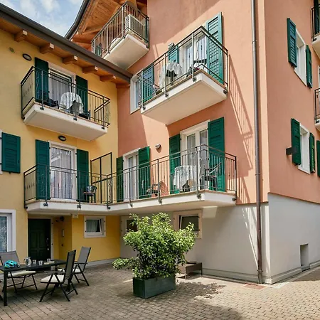 Mit 2 Schlafzimmern Und Balkon Bv2 Riva del Garda