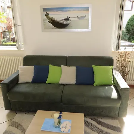 Apartment Mit 2 Schlafzimmern Und Balkon Bv2